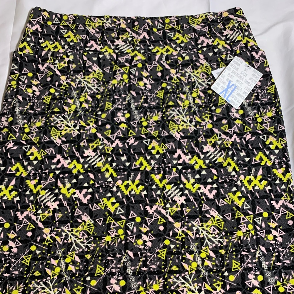 NWT LuLaRoe Cassie skirt